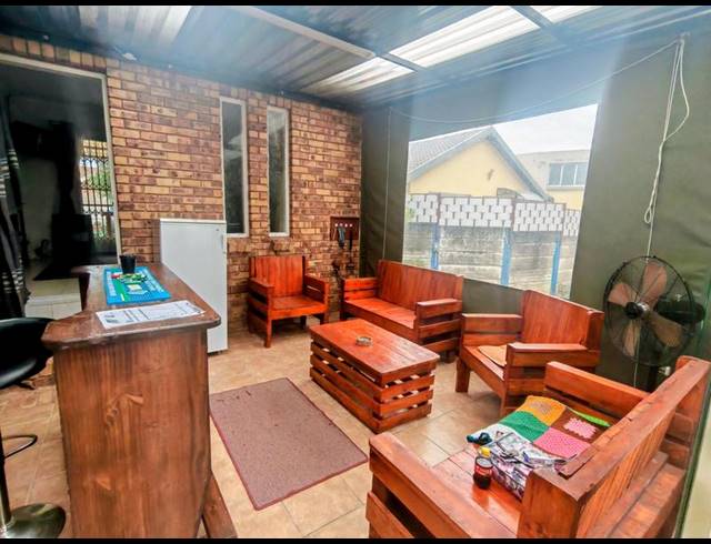 2 BEDROOM HOUSE FOR SALE IN HEUWELOORD